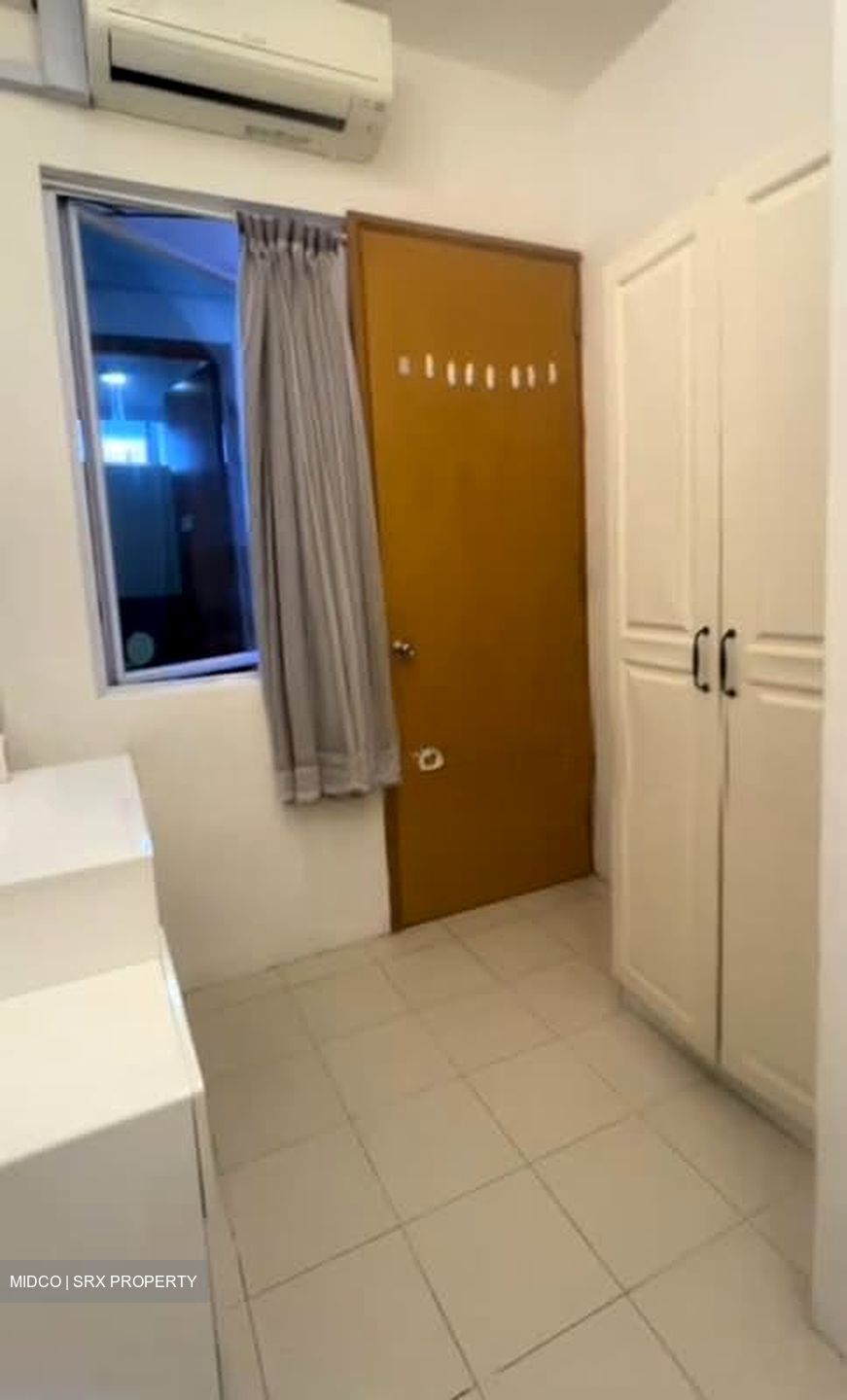 Orchard Tower Rear Block Apartment (D9), Apartment #582242901